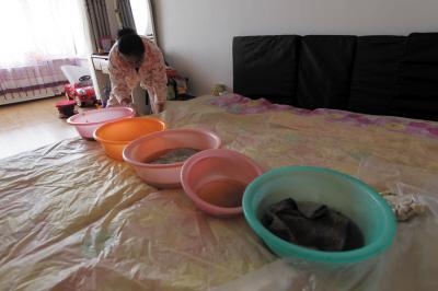 兴县楼上漏水，住户失联，小区没物管，业主维权难！律师来支招……